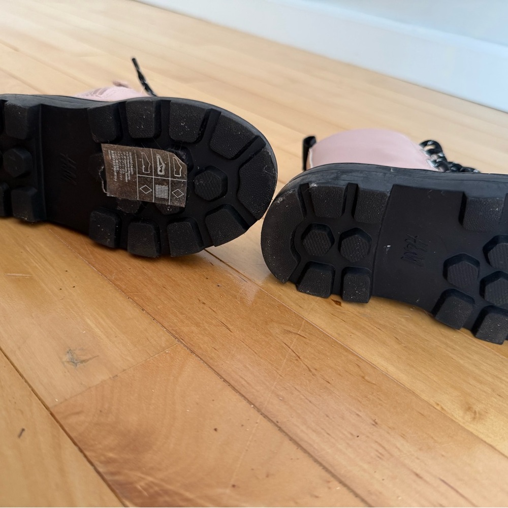 Stylish Pink Lace-Up Boots - Picture 9 of 9